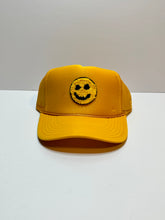 Load image into Gallery viewer, Smiley Face Trucker Hats
